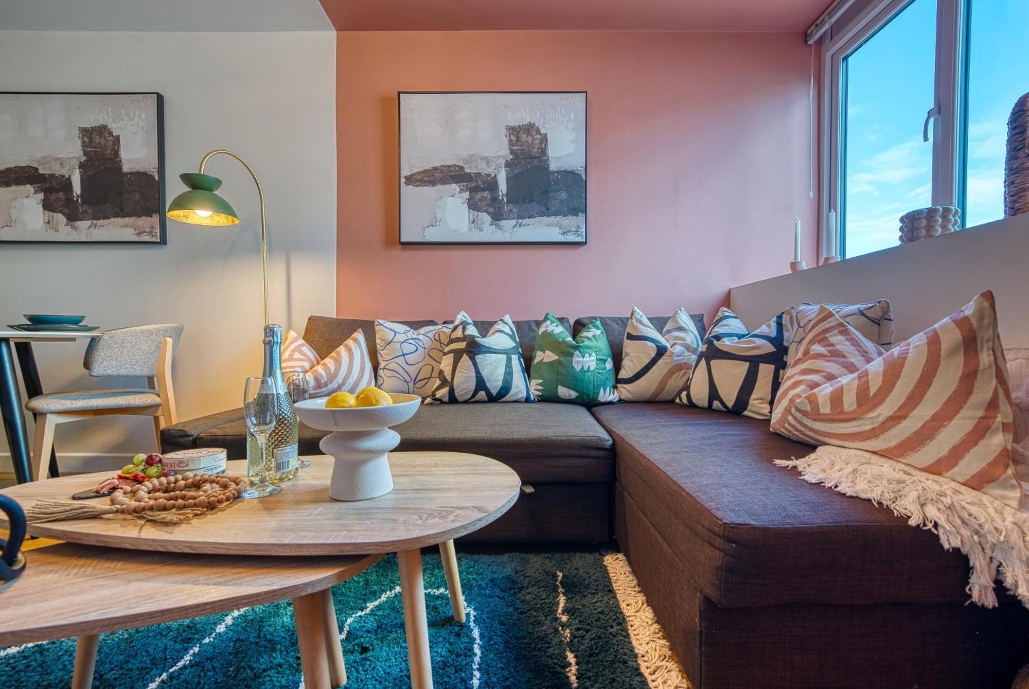 2-Bedroom Stunning, Stylish & Central City Apartment, Spacious, Sleeps 6, With On-Site Parking - Near Gunwharf Quays & Beach - By Blue Puffin Stays Portsmouth Luaran gambar