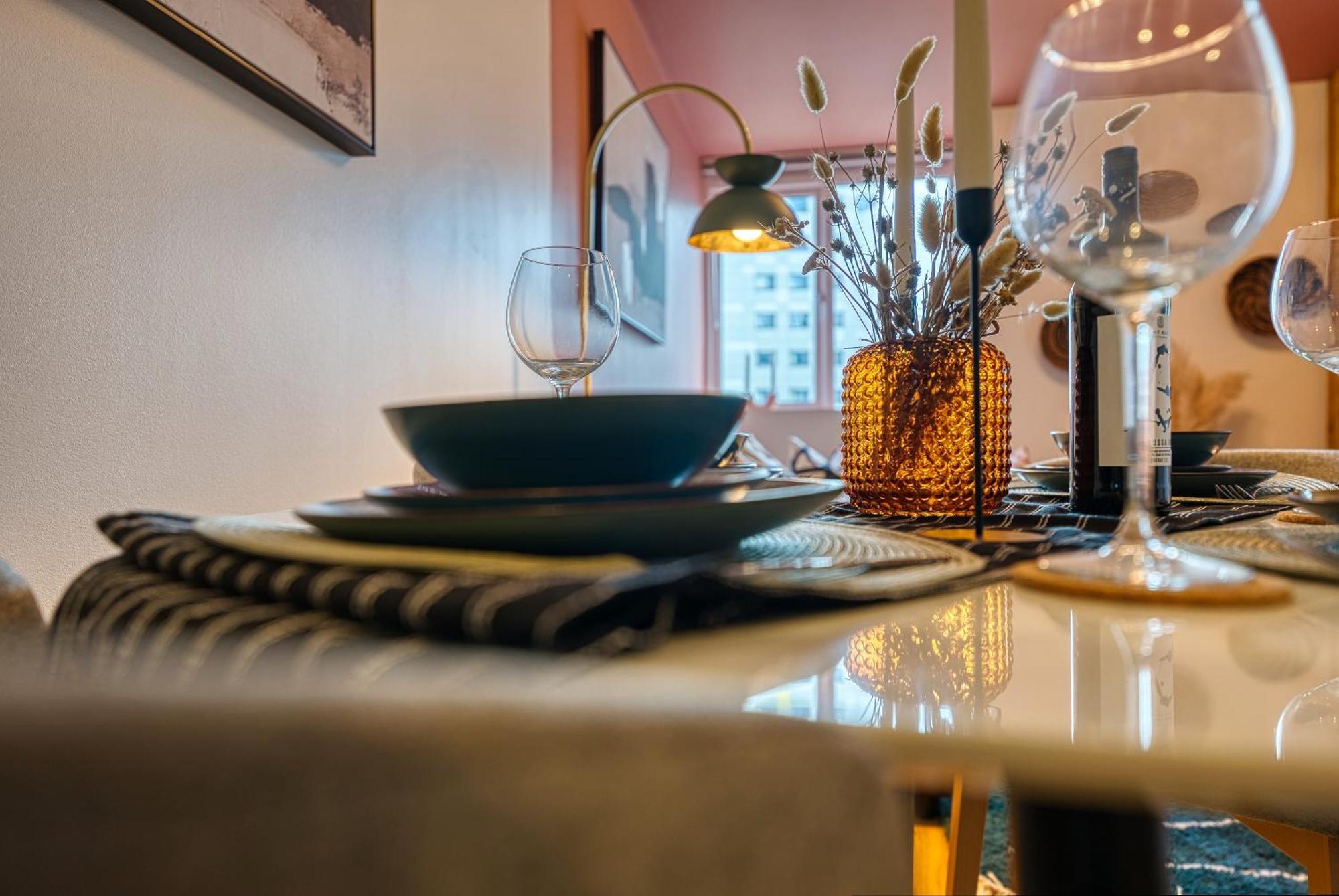 2-Bedroom Stunning, Stylish & Central City Apartment, Spacious, Sleeps 6, With On-Site Parking - Near Gunwharf Quays & Beach - By Blue Puffin Stays Portsmouth Luaran gambar