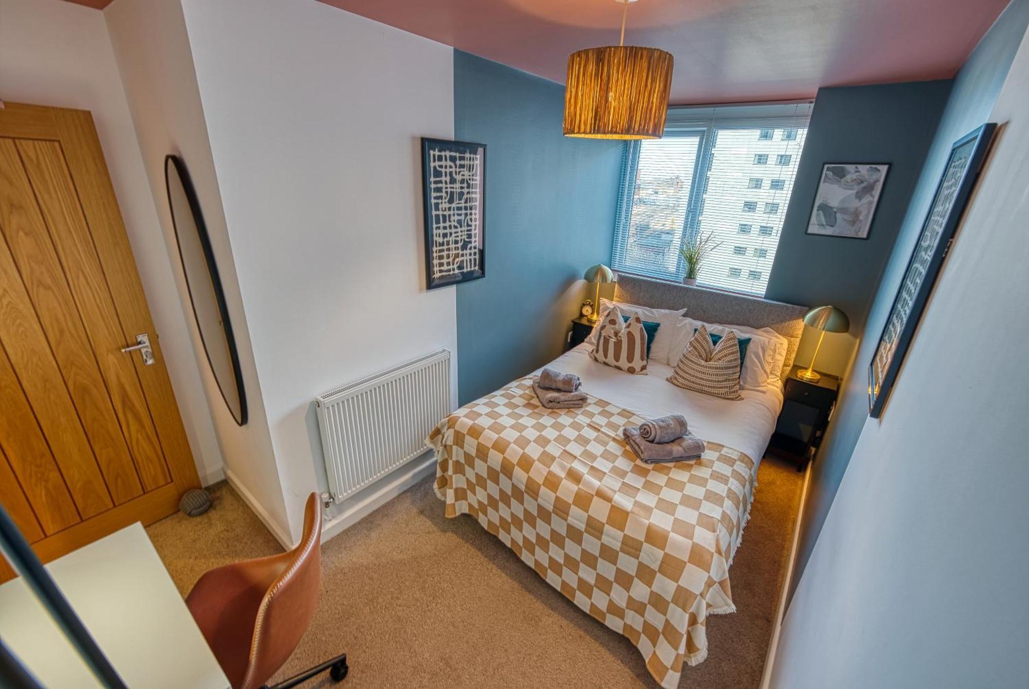 2-Bedroom Stunning, Stylish & Central City Apartment, Spacious, Sleeps 6, With On-Site Parking - Near Gunwharf Quays & Beach - By Blue Puffin Stays Portsmouth Luaran gambar