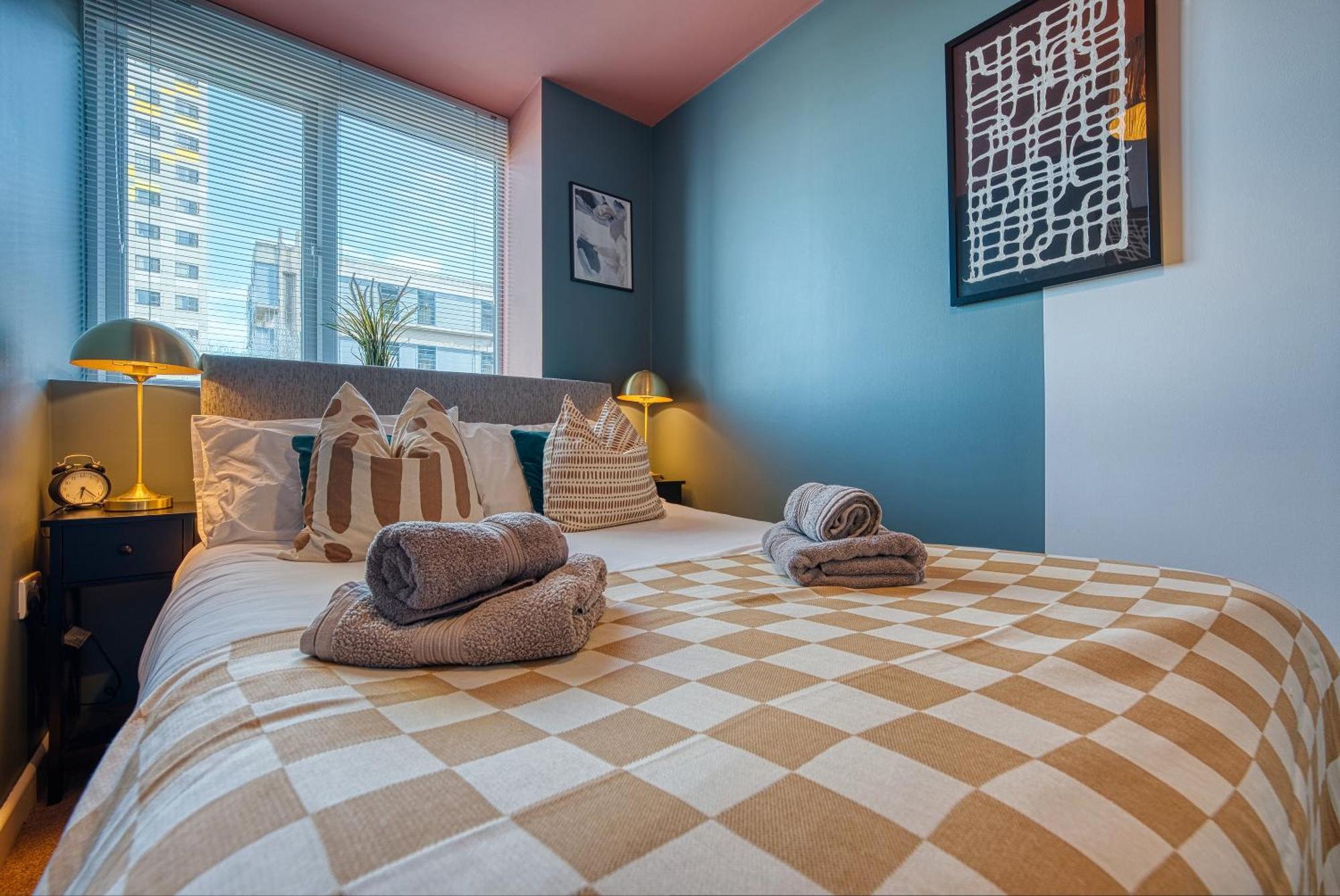 2-Bedroom Stunning, Stylish & Central City Apartment, Spacious, Sleeps 6, With On-Site Parking - Near Gunwharf Quays & Beach - By Blue Puffin Stays Portsmouth Luaran gambar