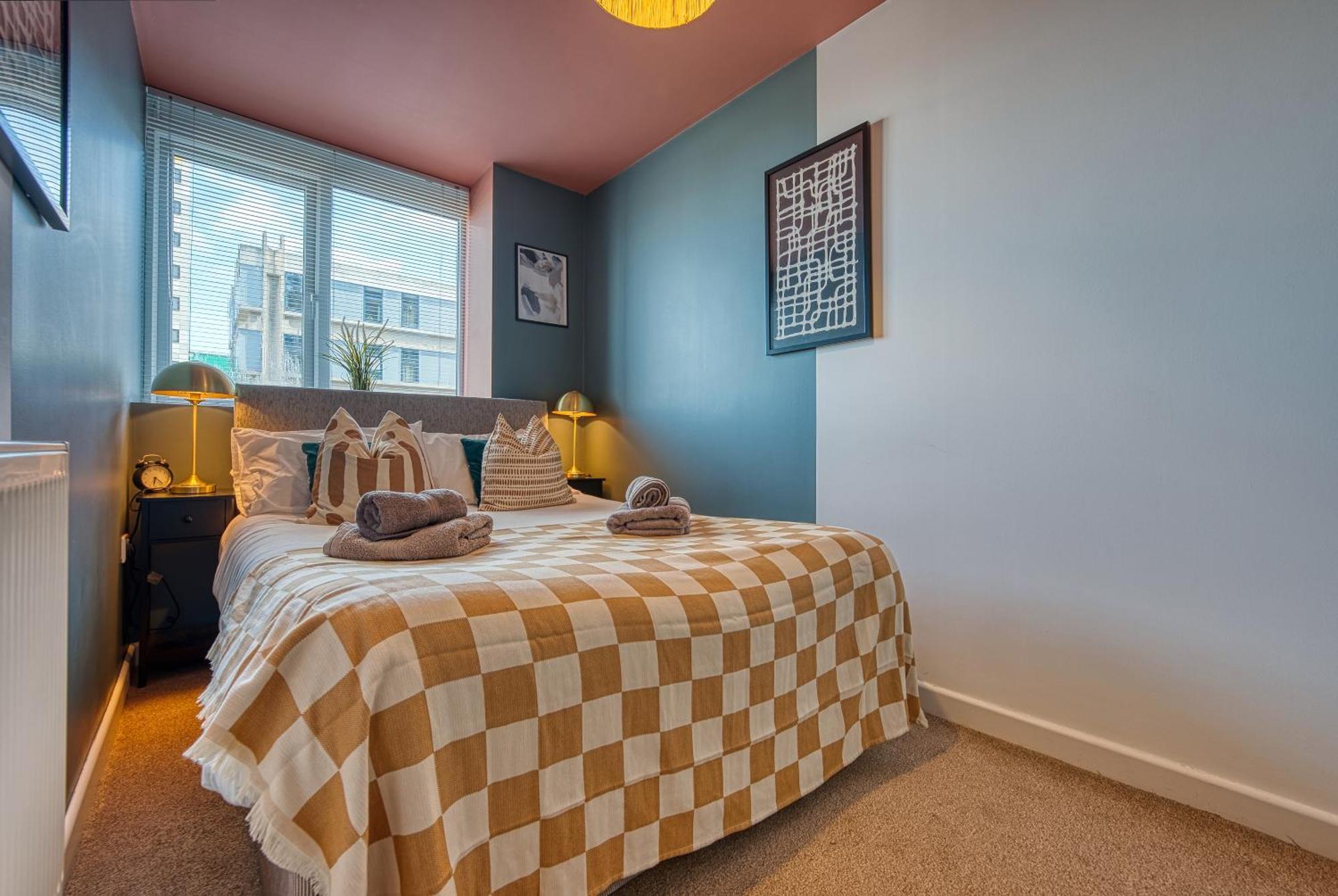 2-Bedroom Stunning, Stylish & Central City Apartment, Spacious, Sleeps 6, With On-Site Parking - Near Gunwharf Quays & Beach - By Blue Puffin Stays Portsmouth Luaran gambar